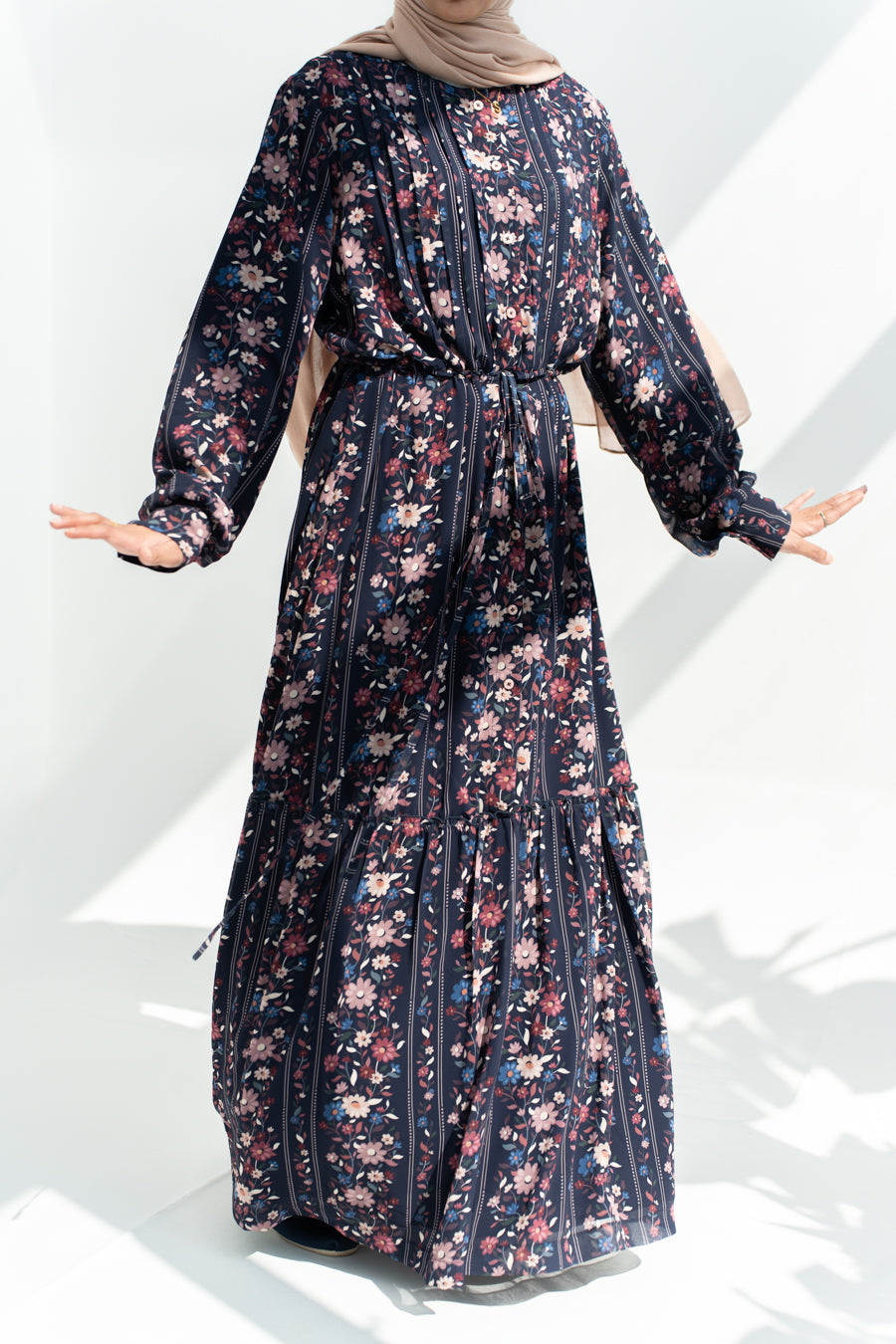Fully lined chiffon dress / Navy blue