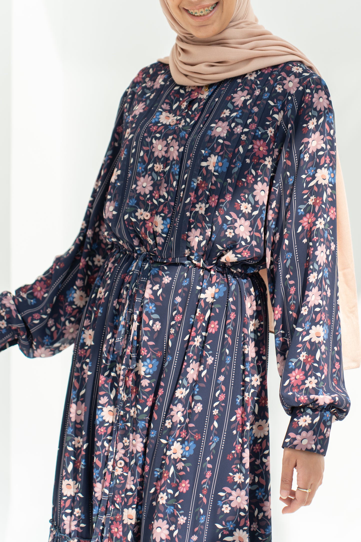 Fully lined chiffon dress / Navy blue